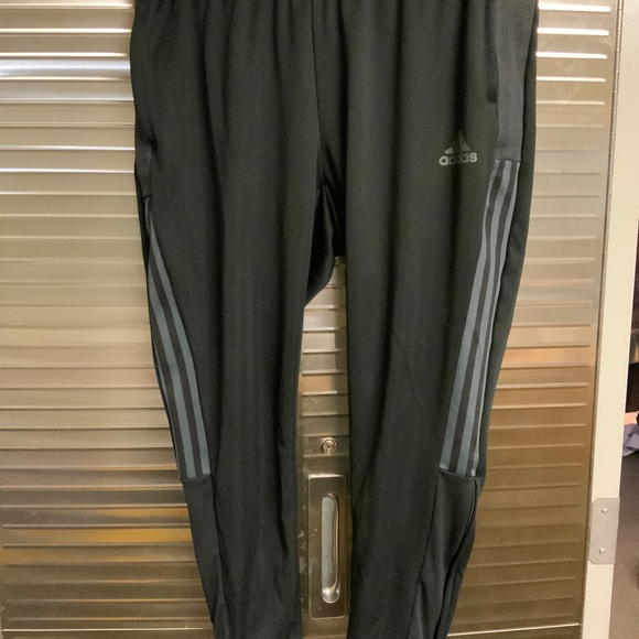 Adidas jogging pants - Picture 1 of 6